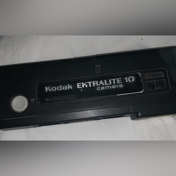Vtg Kodak Ektralite 10 Point Shoot Flash 110 Film Camera Tested Working - Picture 4 of 4